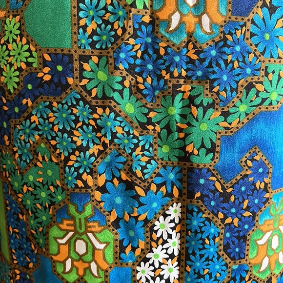 Bright 60s Mod Dress - Picture 3 of 10